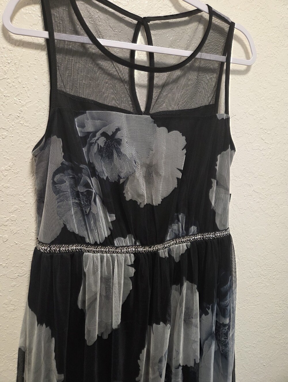 Black Floral Sheer Maxi Elegant Dress - Picture 6 of 6